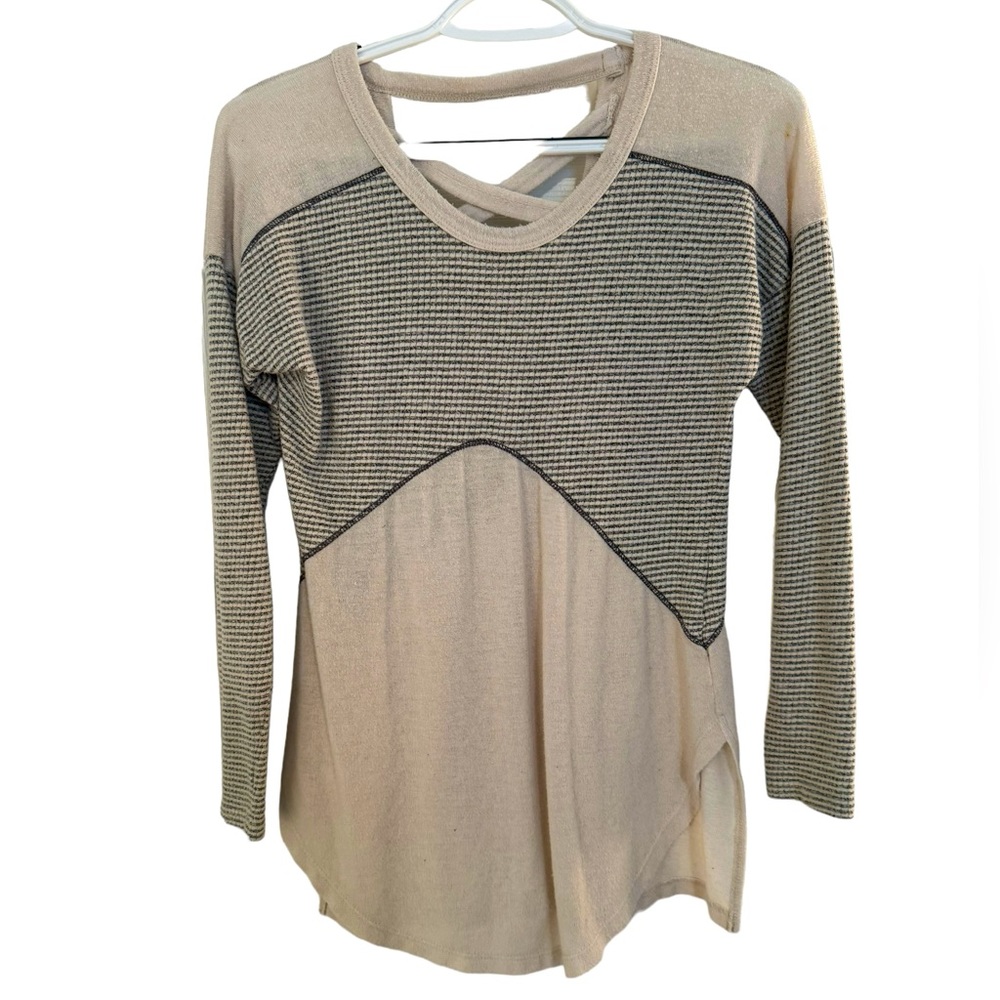 Ella Mara Women’s Cream And Gray/Grey Long Sleeve Blouse Size X-Small.